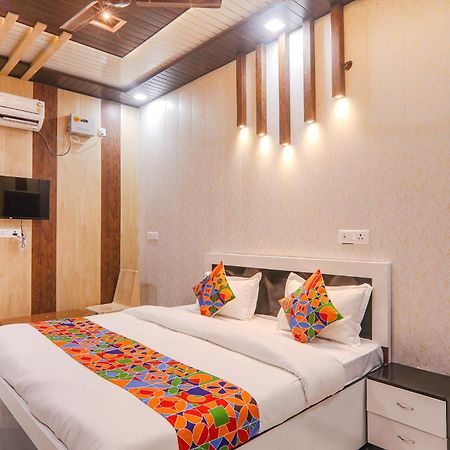 Fabhotel Uma Yugul Ayodhya Bagian luar foto