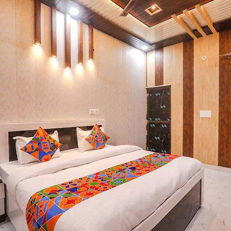 Fabhotel Uma Yugul Ayodhya Bagian luar foto