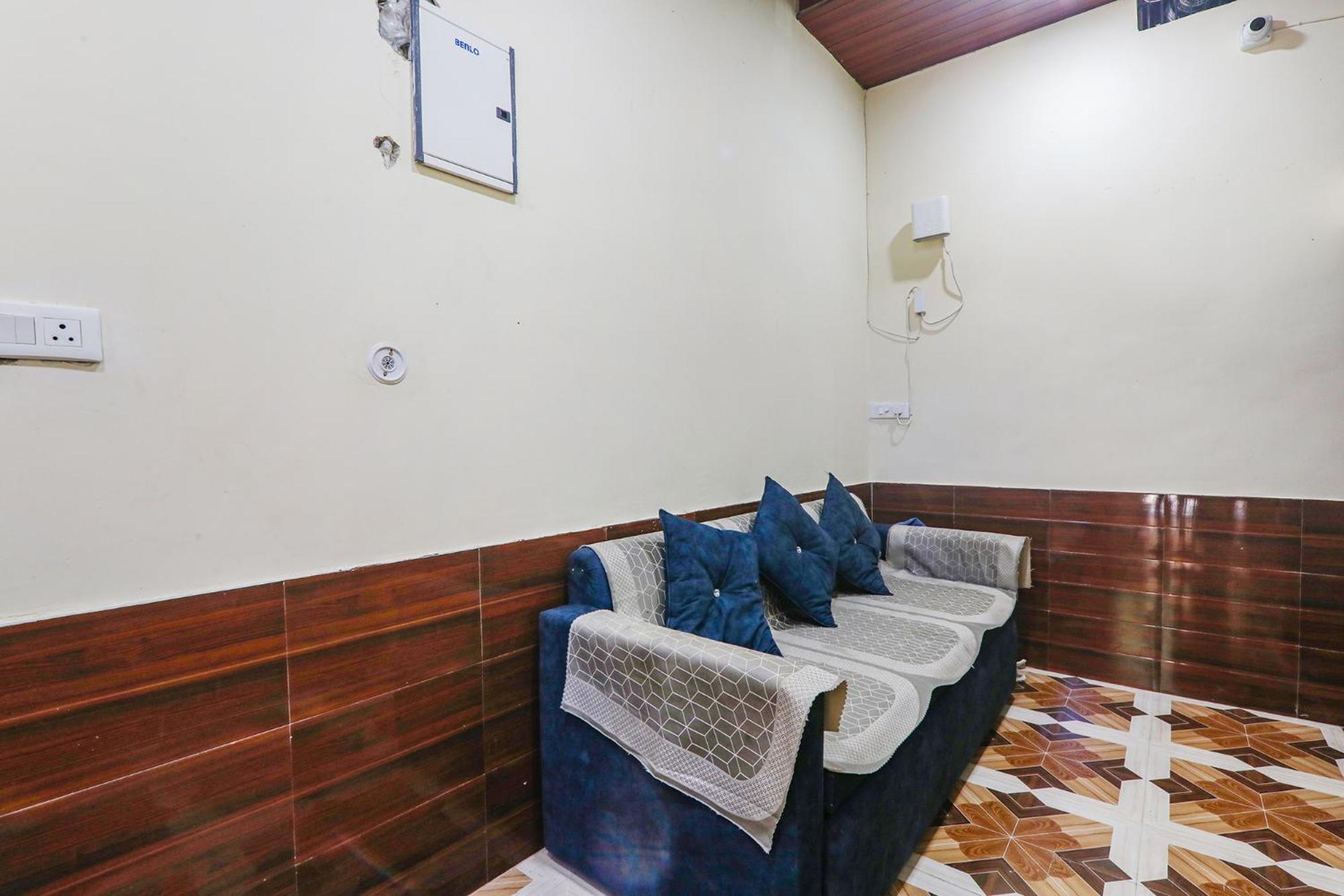 Fabhotel Uma Yugul Ayodhya Bagian luar foto