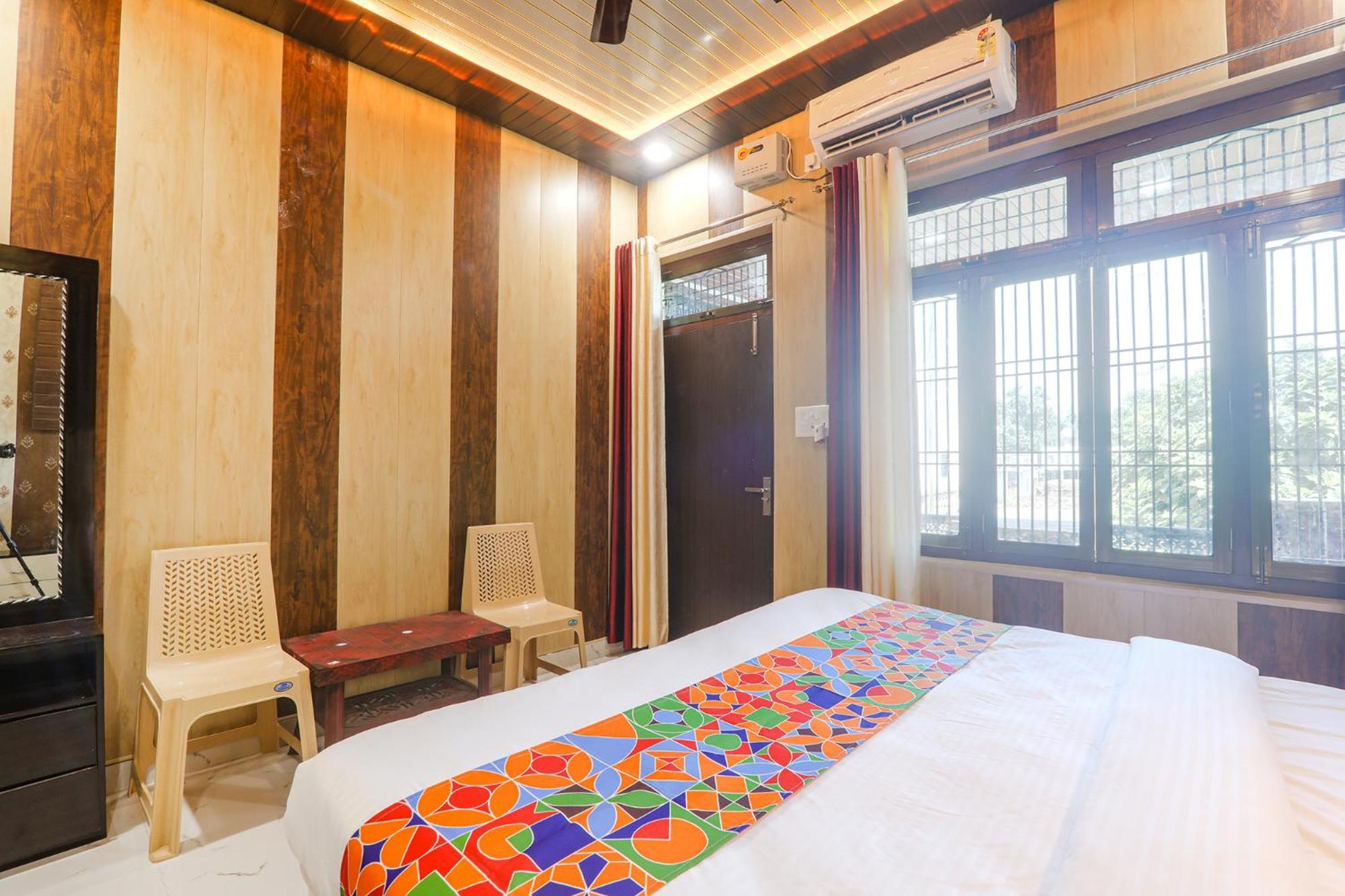 Fabhotel Uma Yugul Ayodhya Bagian luar foto