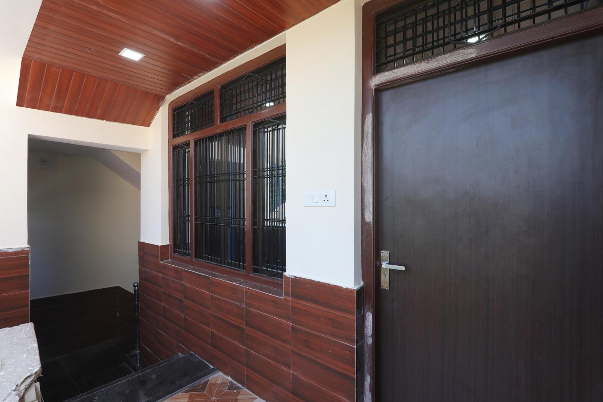 Fabhotel Uma Yugul Ayodhya Bagian luar foto