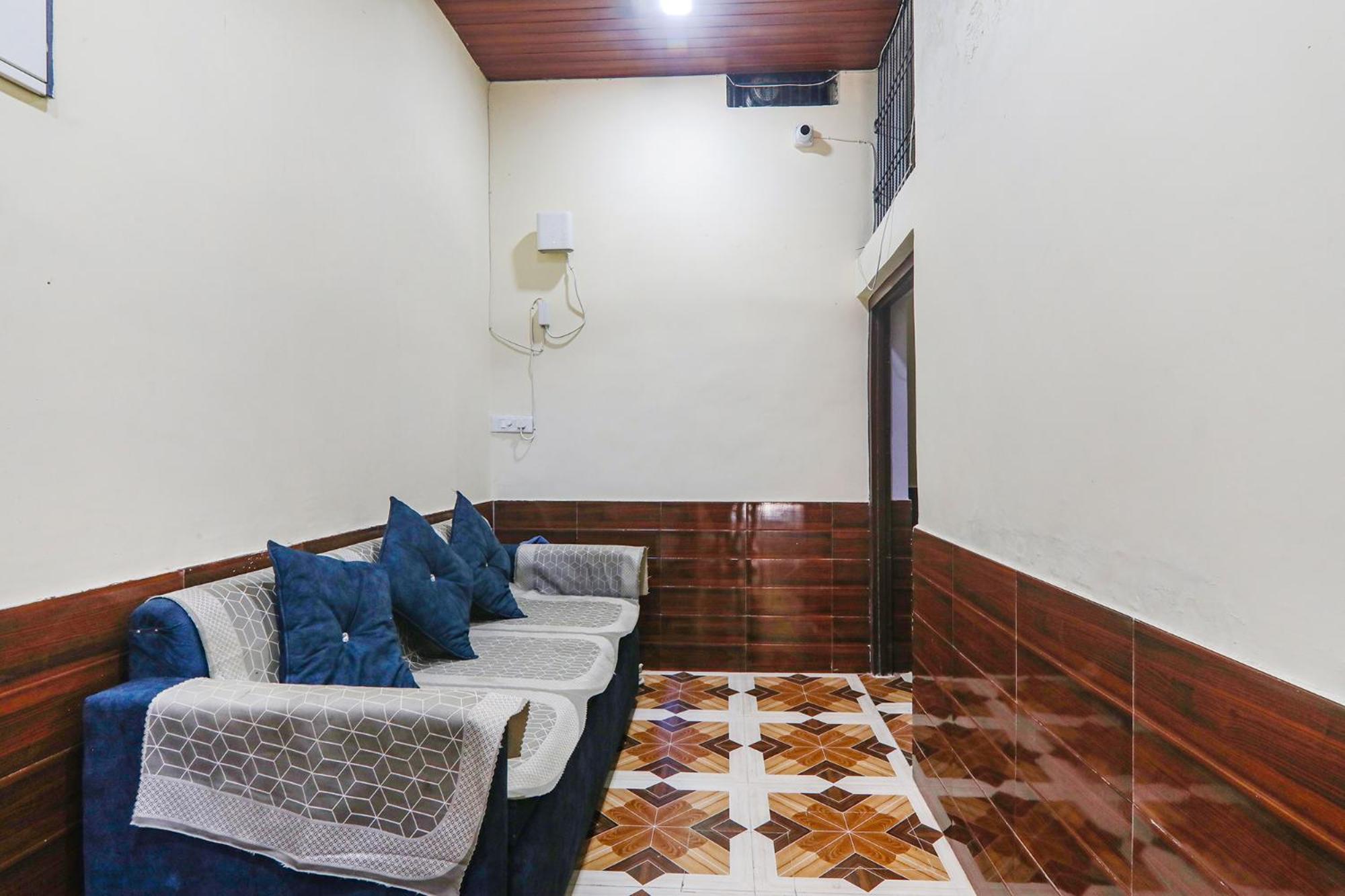 Fabhotel Uma Yugul Ayodhya Bagian luar foto